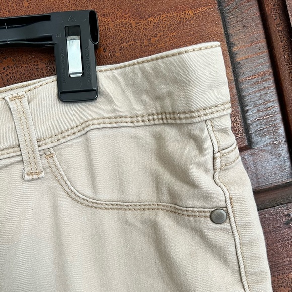 Time and Tru | Khaki High Rise Jegging Size 14 Women’s - Picture 5 of 10